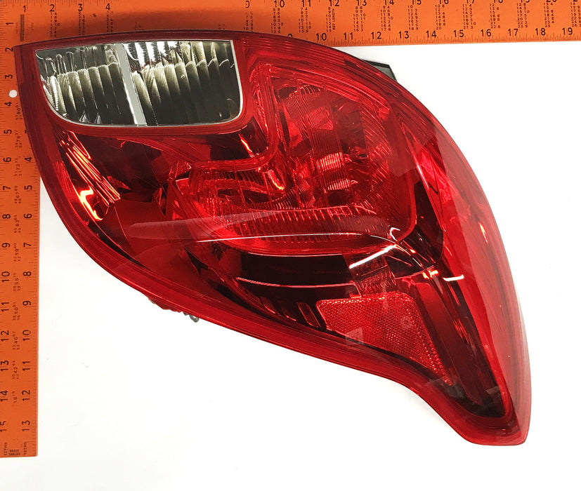 GM Passenger Side Tail Lamp Assembly 42673075 NOS