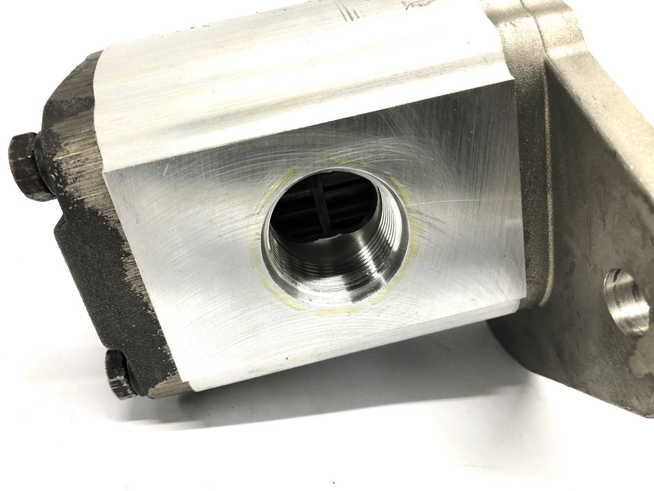 Logisnext Gear Pump 9717103100 NOS