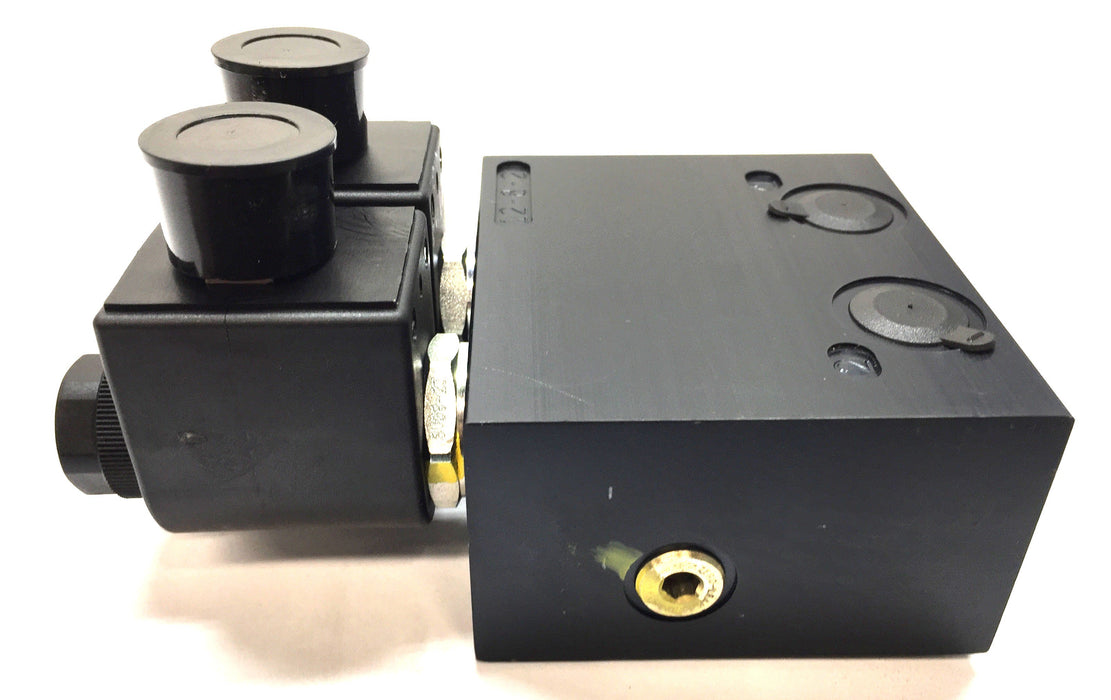 Sauer Danfoss HIC Hydraulic Manifold Valve Control 11080506A NOS