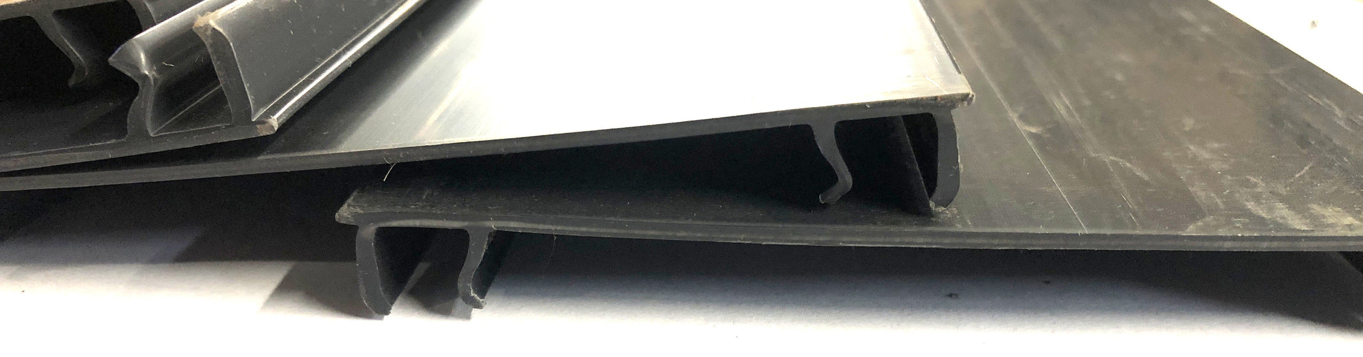 Panduit 4" x 6' Black Hinged Duct Cover Pack (8pcs) HC4BL6 NOS