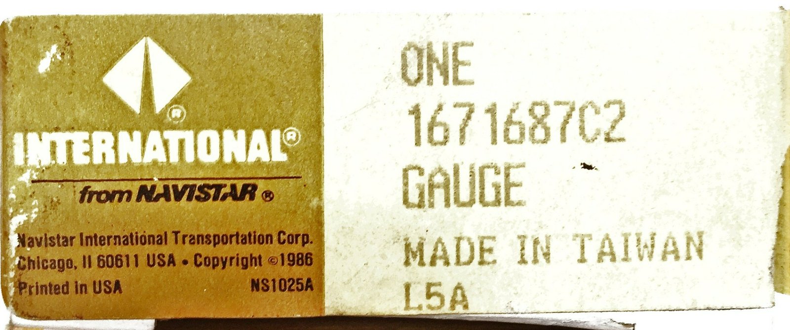 International Oil Pressure Gauge 1671687C2 NOS