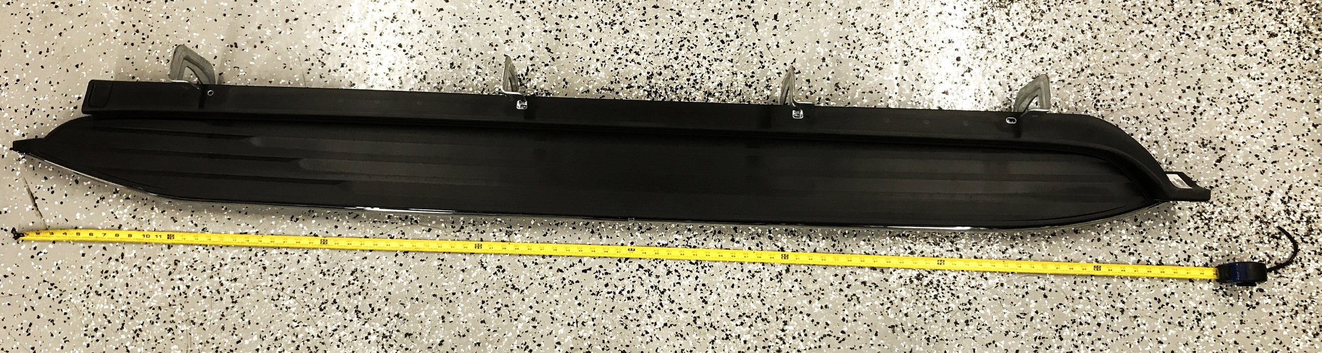GM Driver Side Running Board 22813704 NOS