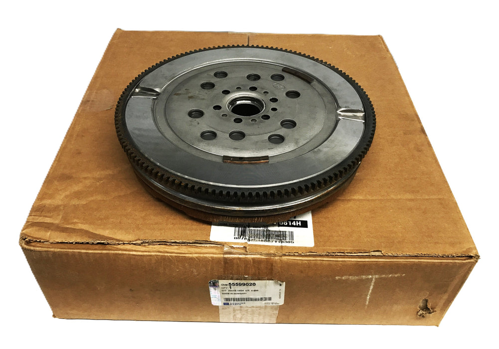 GM Clutch Flywheel Assembly 55599020 NOS