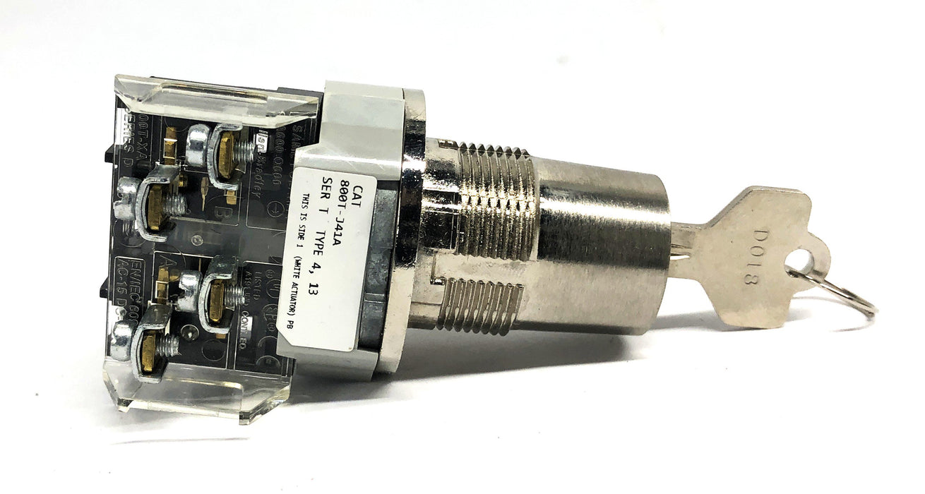 Allen-Bradley Series T 800T PB 30mm Selector Switch 800T-J41A NOS