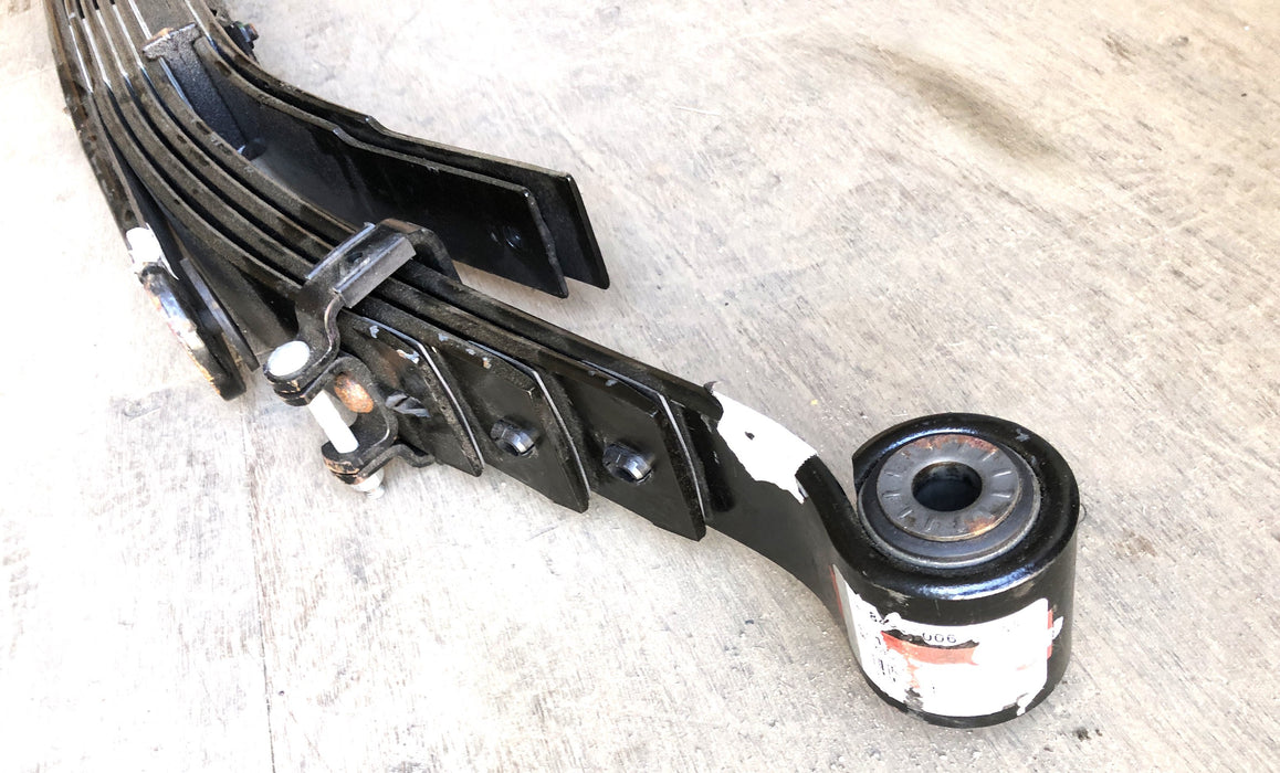 GM OEM Rear Leaf Spring Assembly 84992006 NOS FREIGHT