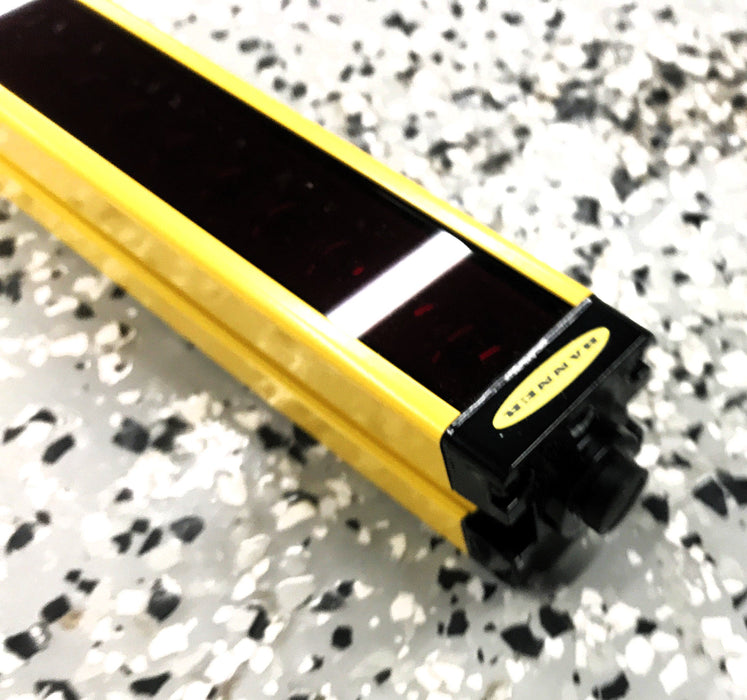 Banner EZ-Screen Emitter SLSE30-1200Q8 NOS