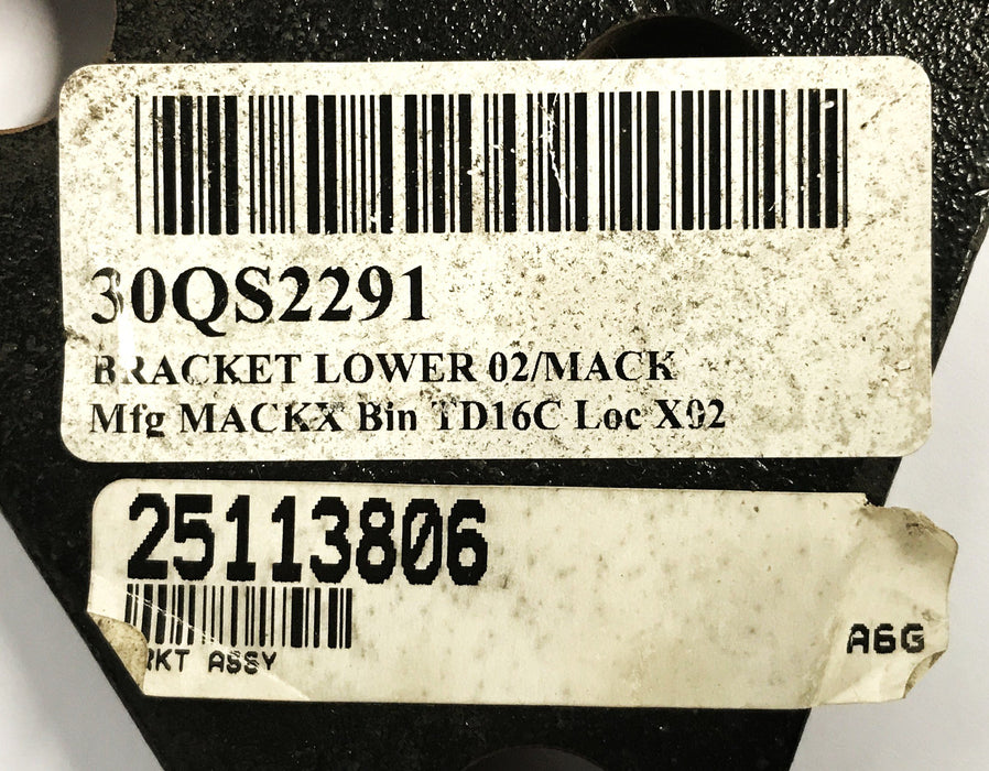 Mack Truck Heavy Duty Lower Support Bracket 25113806 (30QS2291) NOS