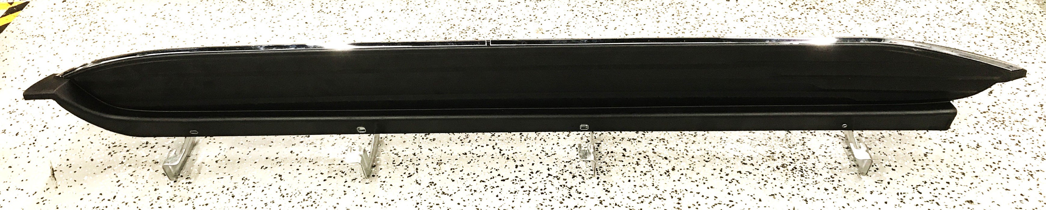 GM Driver Side Running Board 22813704 NOS