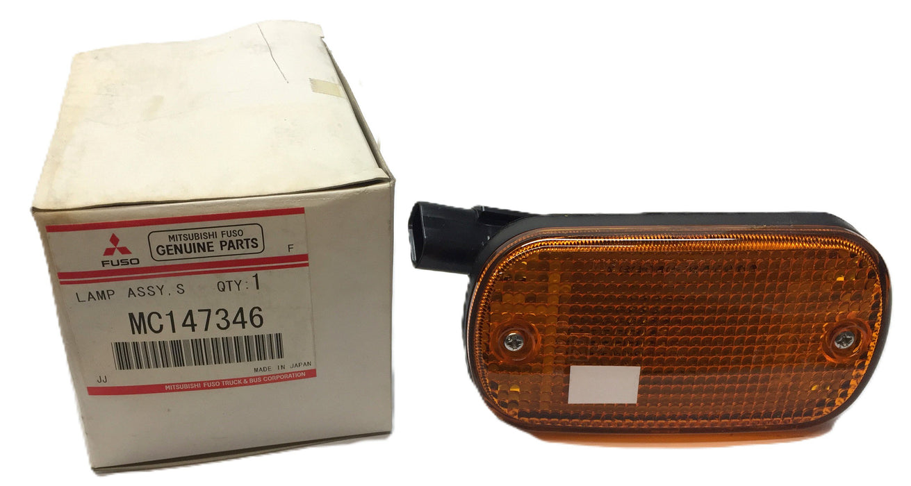 Mitsubishi Fuso Lamp Assembly MC147346 NOS