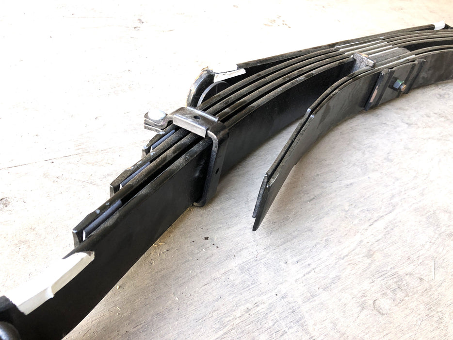 GM OEM Rear Leaf Spring Assembly 84992006 NOS FREIGHT