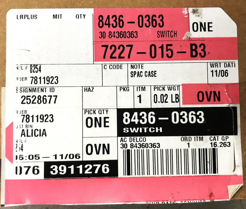 GM Liftgate Release Switch 84360363 NOS