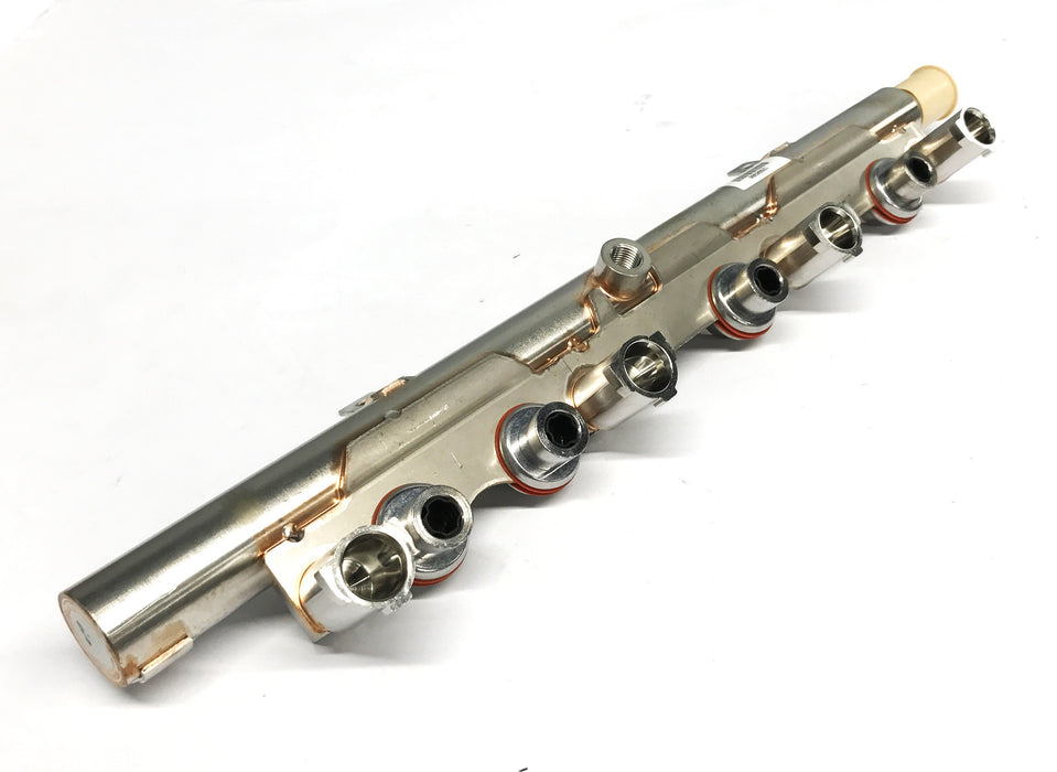 GM Fuel Injection Rail 12608366 NOS