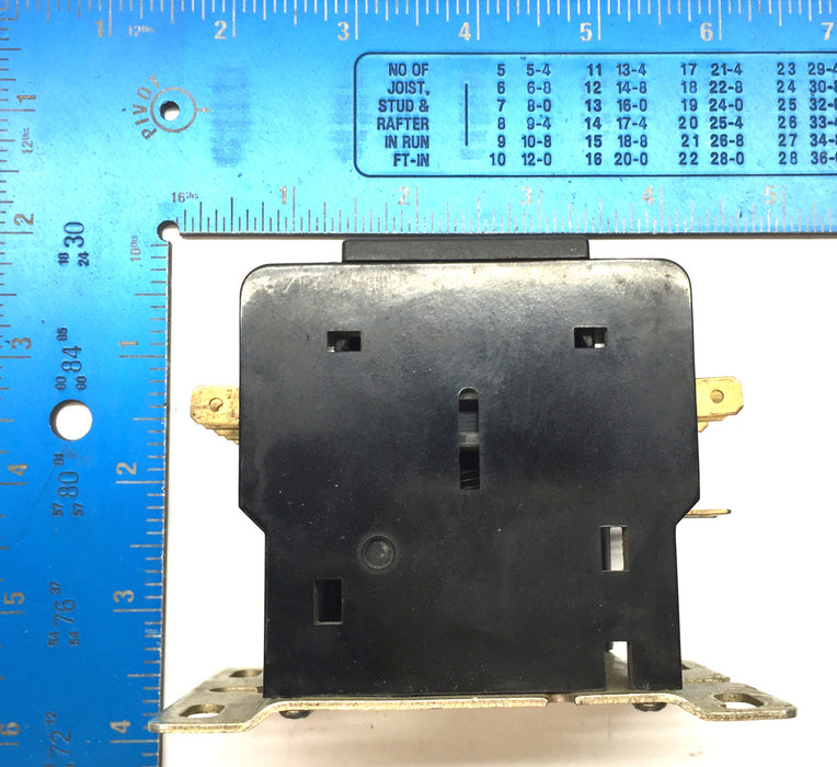 Dayton Definite Purpose Contactor 2UTP9 USED