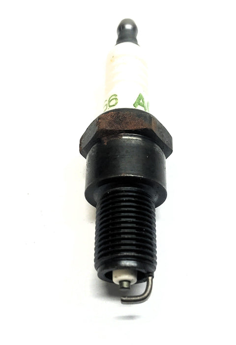 ACDelco Box of (8) Spark Plugs (Rust on Shell) R45XLS6 (5613946) NOS