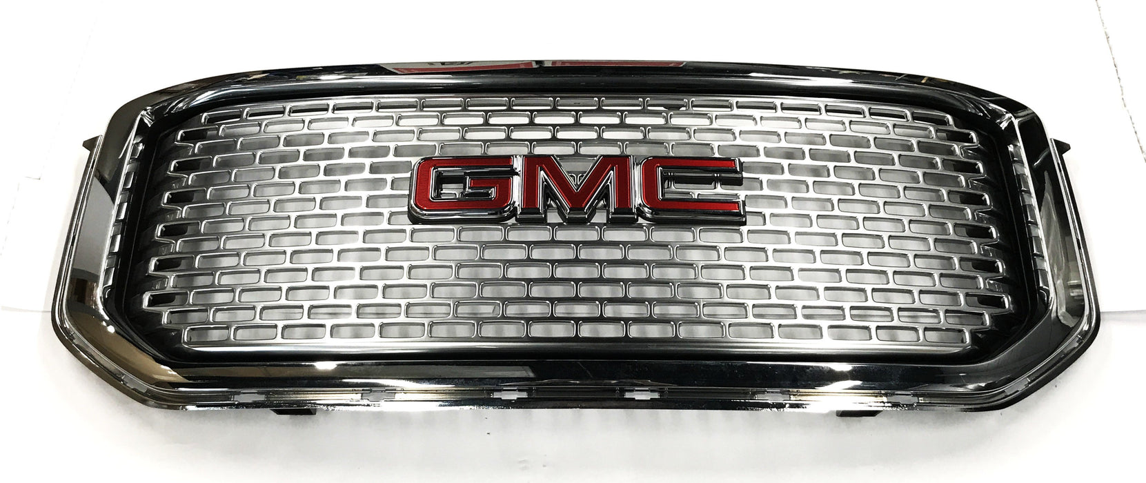 GM Front Upper Grille 19419257 NOS