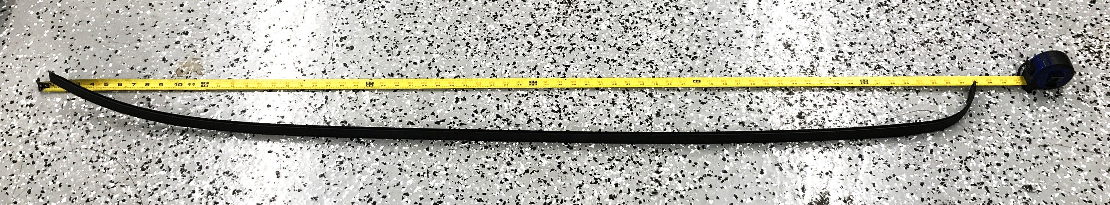 GM Passenger Side Roof Panel Joint Molding 84293173 NOS
