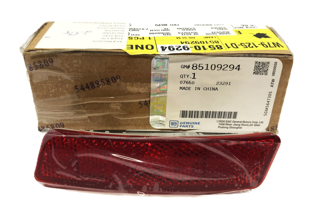 GM Side Marker Lamp Assembly 85109294 NOS