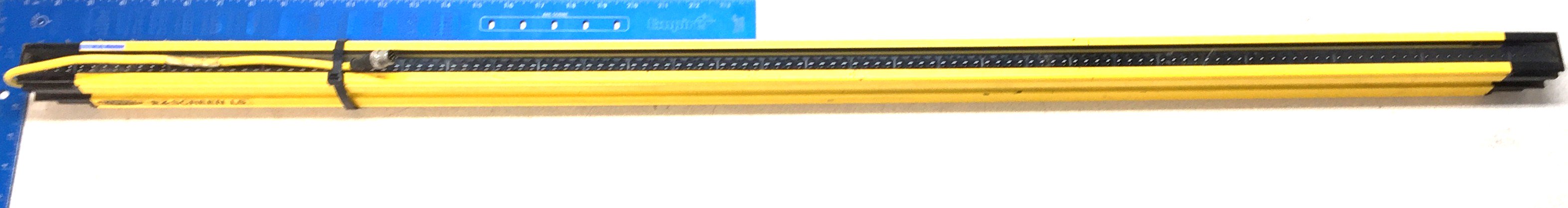 Banner EZ-Screen Receiver SLLCP23-1190P88 USED