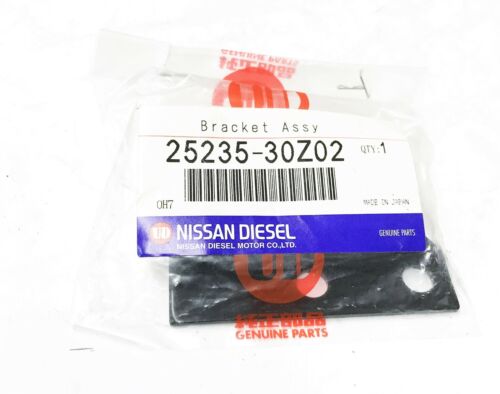 Nissan Diesel Bracket Assembly 25235-30Z02 NOS