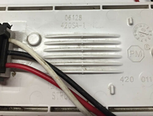 Peterson Manufacturing Piranha LED luz estroboscópica auxiliar carcasa blanca 420SA-1