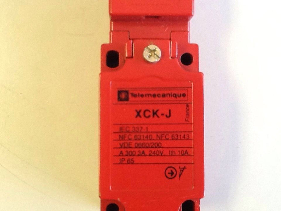 Telemecanique Interlock Switch XCK-J5962F0H4 NOS