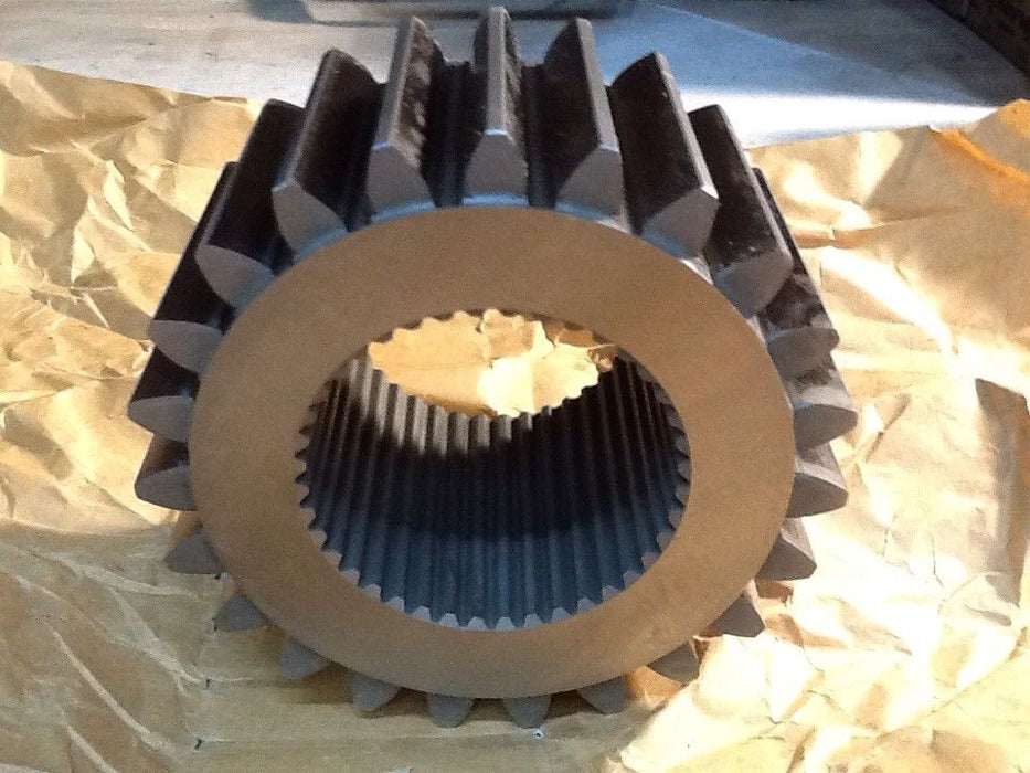 Man 81.35113-0035 Planetary Drive Sun Gear NOS