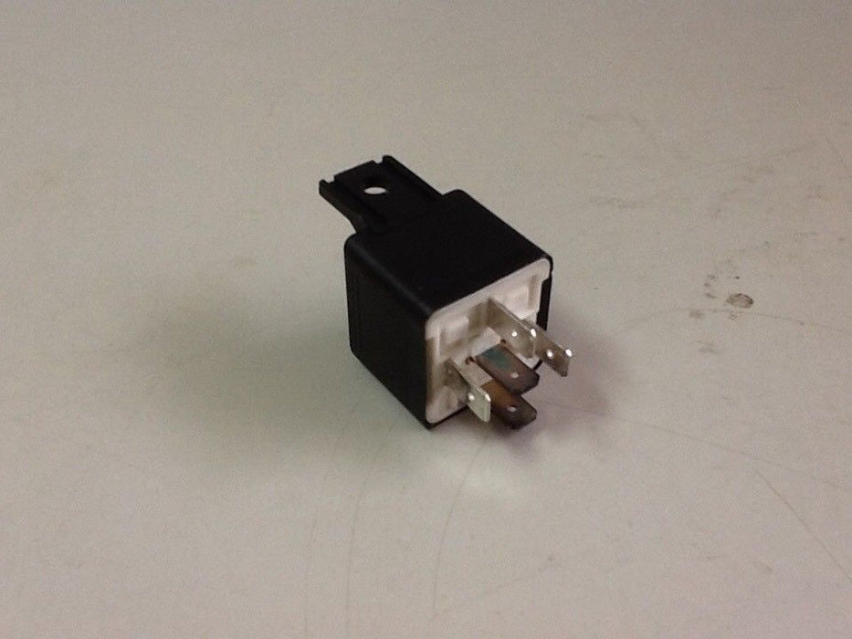 Hella 933332061 Mini ISO Relay With Bracket 24v 10/20A NOS