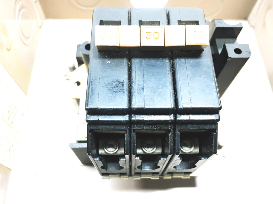 Cutler-Hammer Safetybreaker Load Center With 3 Pole Circuit Breaker CH4003 USED