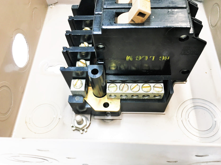 Cutler-Hammer Safetybreaker Load Center With 3 Pole Circuit Breaker CH4003 USED