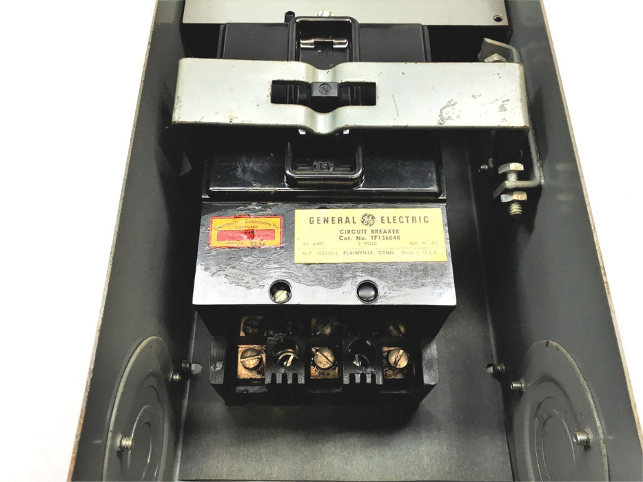 General Electric 3PH 40A 600V 3W Enclosure DFCE-3F040 (171303) USED