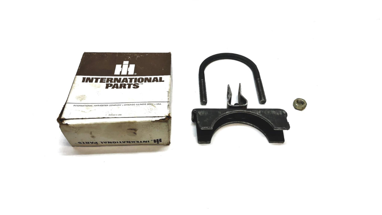 International Exhaust Clamp With Hanger Bracket 459074C91 NOS