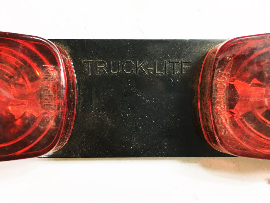 Truck-lite Signal Bar Red 1215 NOS