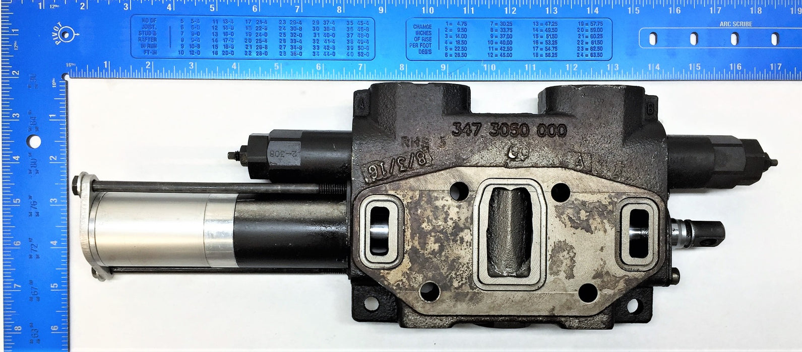 PARKER HANIFIN Directional Control Valve 347 3050 000 USED