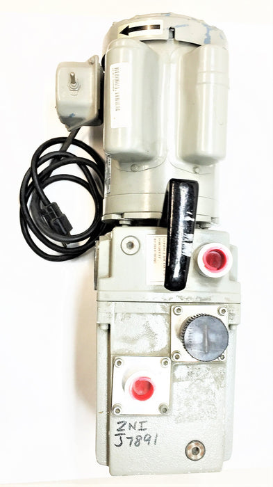 LEYBOLD Rotary Vane Vacuum Pump Motor 898030 (5KCR47UG26AT) USED