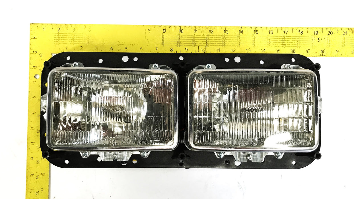 New Flyer Curb Side Lamp Assembly 114240 NOS