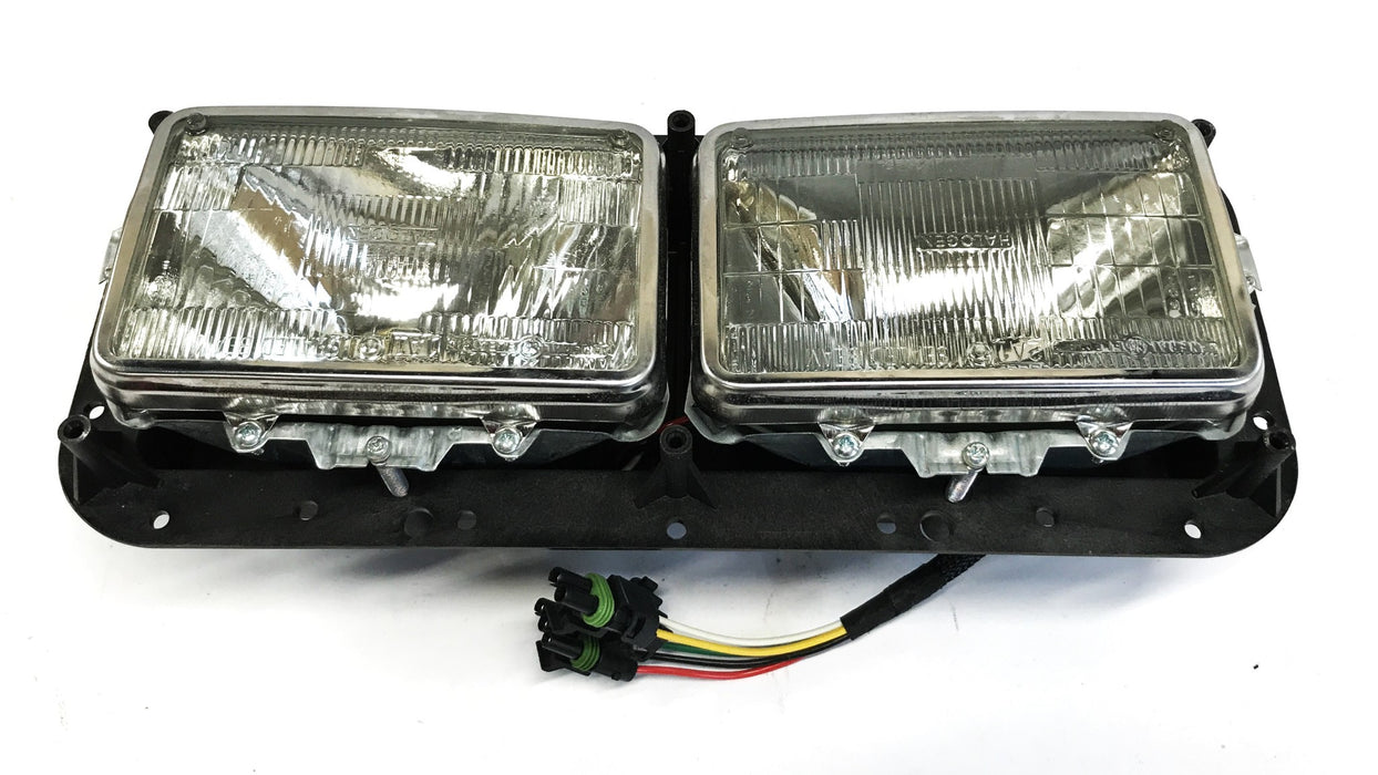 New Flyer Curb Side Lamp Assembly 114240 NOS