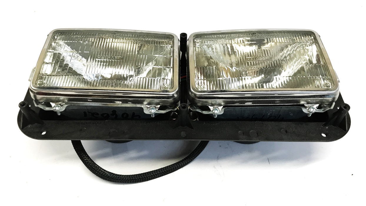 New Flyer Curb Side Lamp Assembly 114240 NOS
