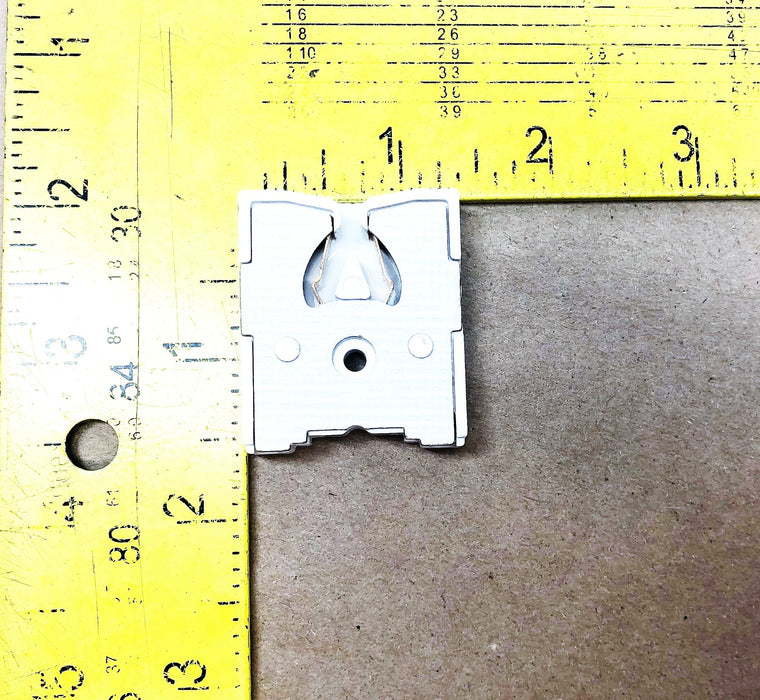 GE Fluorescent Lampholder Pressure Lock Terminals ALF220-03 [Lot of 6] NOS