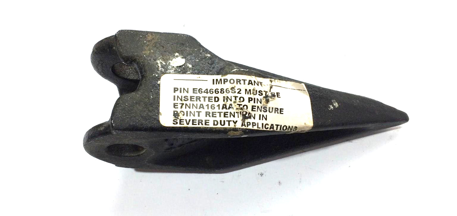 Bucket Tiger Tooth for Case New Holland CNH  F1NN302AA NOS