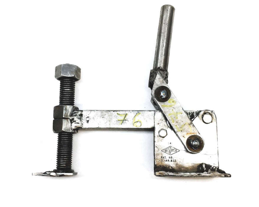 Destaco Square Spindle Vertical Hold Down Action Toggle Clamp 3-149-832 USED
