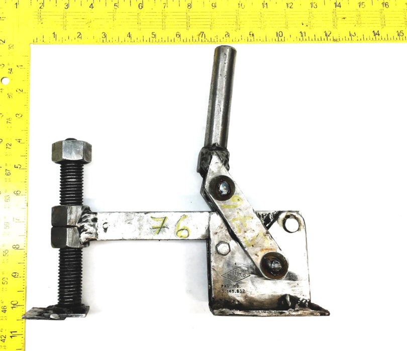 Destaco Square Spindle Vertical Hold Down Action Toggle Clamp 3-149-832 USED