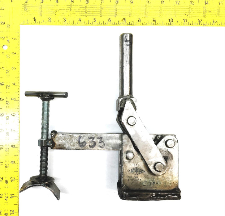 Destaco Curve Head Spindle Vertical Hold Down Action Toggle Clamp 3-149-832 USED