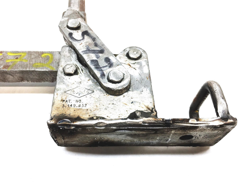 Destaco, Square Spindle Vertical Hold Down Action Toggle Clamp 3-149-832 USED
