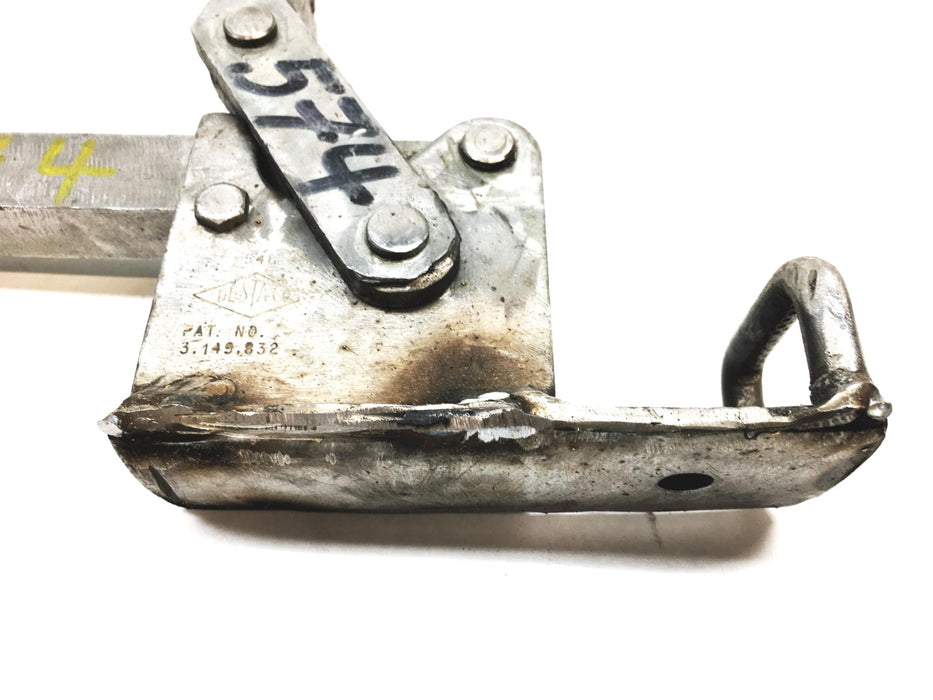 Destaco Oval Spindle Vertical Hold Down Action Toggle Clamp 3-149-832 USED
