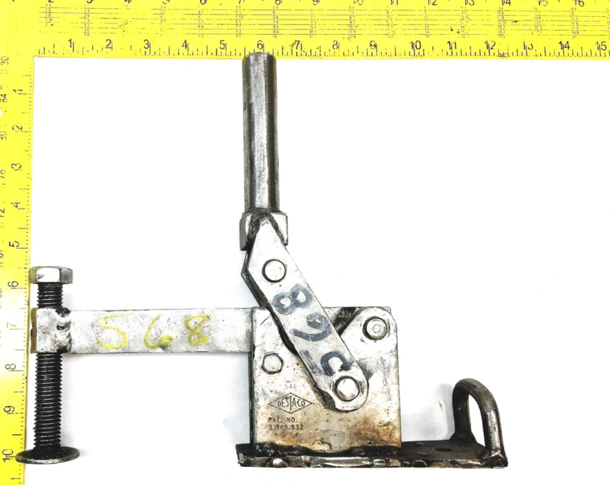 Destaco Round Spindle Vertical Hold Down Action Toggle Clamp 3-149-832 USED