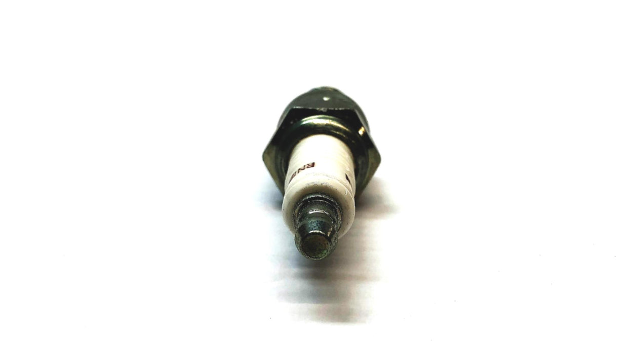 Champion Pack of 4 (4 Pieces) Spark Plugs Stock 404 RN12YC NOS