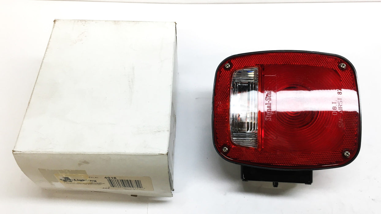 NAPA/TruckLite 3-Stud Red/Clear Signal Lamp Assembly Right Hand 4018 NOS