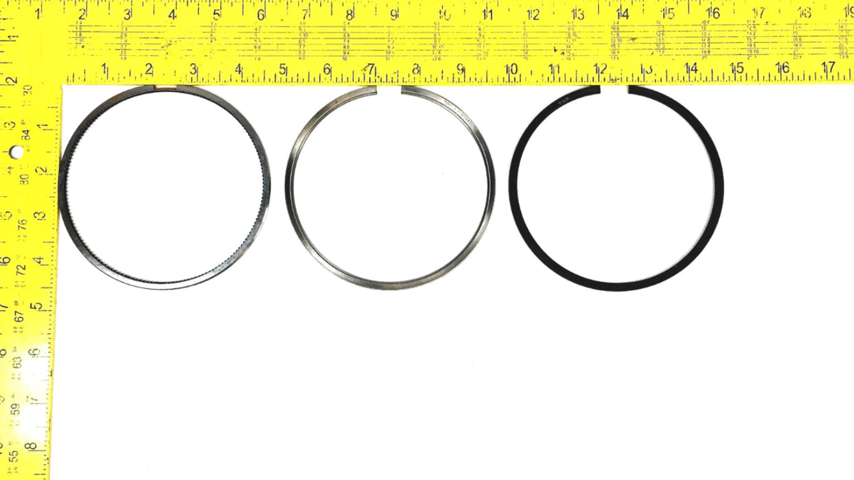 Cummins Piston Ring Set 4955651 NOS