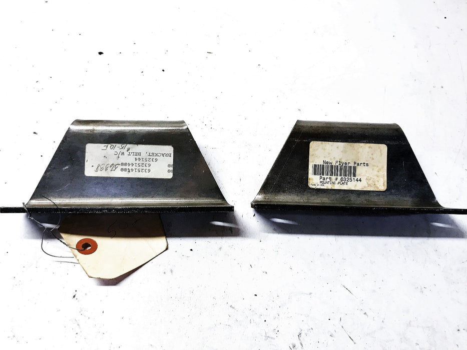 New Flyer Seat Belt Bracket/Mounting Plate 6325144 [Lot of 2] NOS