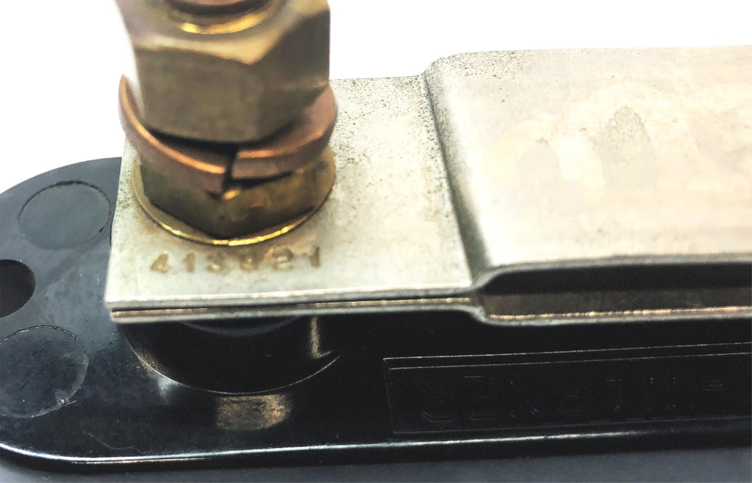 Stewart-Warner Terminal Block Alternator Shunt (Chipped Base) 413921 NOS